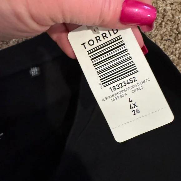 Torrid Ghost Capris - Picture 5 of 5